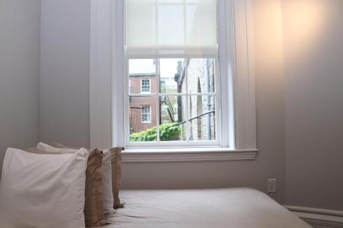 Charming & Stylish Studio on Beacon Hill #6 in Boston, USA