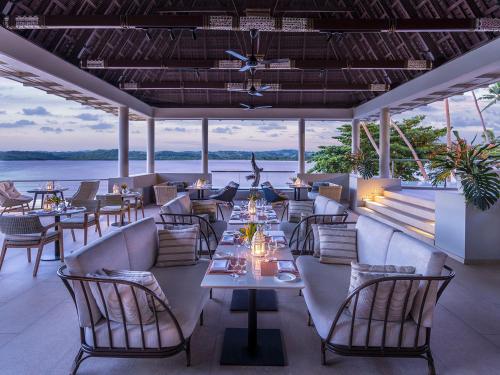Restaurante, Shangri-La Yanuca Island, Fiji in Coral Coast