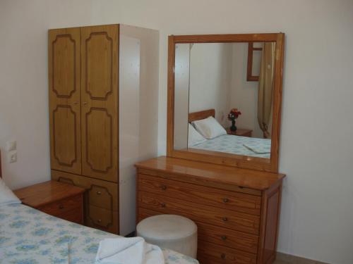 One-Bedroom Apartment image 10