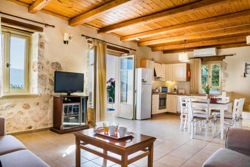  Tselentata Villa Sleeps 4 Pool Air Con WiFi in Tselendáta
