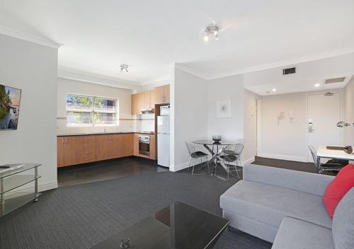 Sydney Airport Suites - image 11