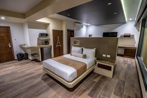 HOTEL EIFFEL in 恩塞納達