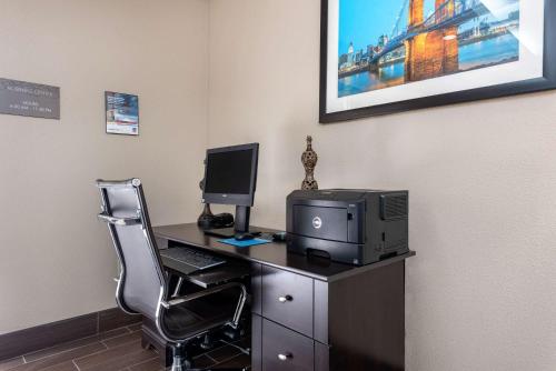 Comfort Suites Cincinnati Airport in Hebron, USA