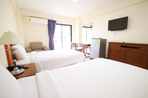 room detail thumbnail 1