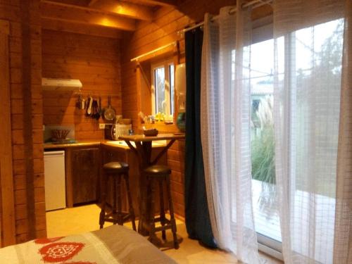 virtuve, Les Hauts du Clos 645 le Rayol in Correns ciems