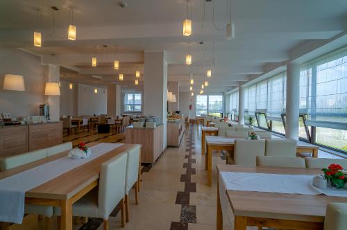 Étterem, Hotel *** NAT Jaroslawiec in Jaroslawiec