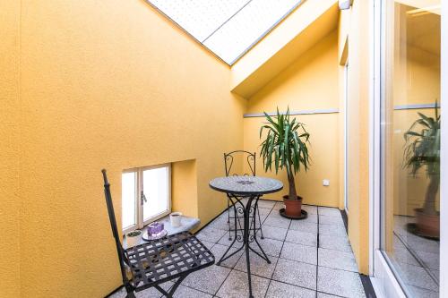 Attic Apartment by Wenceslas Square, Praha (fotografie 7)