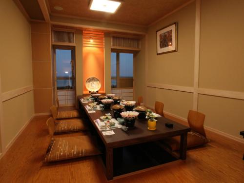 Japanese-Style Room with Beef Kaiseki Dinner and Breakfast (Served in Private Room) - Smoking