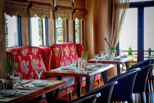 레스토랑, Χρυσοπελεια - Chrisopeleia Lake View in 네오초리온