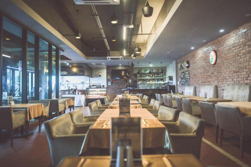 Restaurant, Sfera Hotel in Seri Manjung