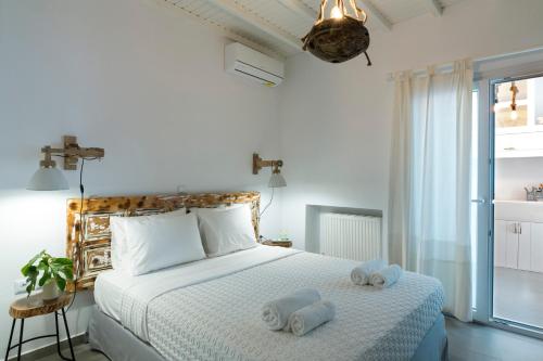 Amperian Mykonos Suites & Villas - image 5