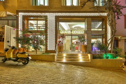 숙소 외관, hotel sonne in 카스