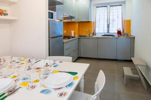 Vatican Museums Roomy Apartment - image 4