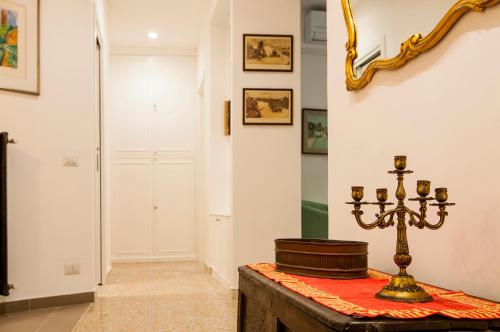 Vatican Museums Roomy Apartment - image 5