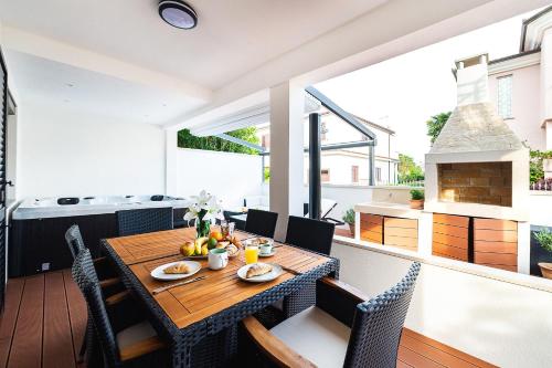Auretta Apartment - image 14
