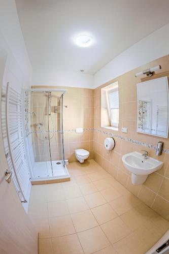Single Room with Shared Bathroom