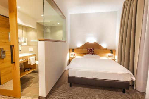 1 twin bed