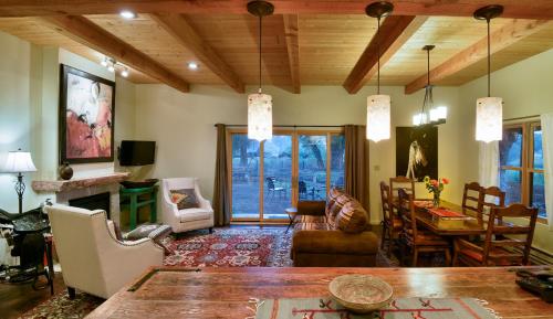 Abiquiu Inn