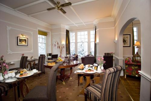 19154508 Windermere Boutique Hotel Spa Suites & Hot Tubs