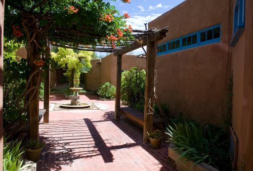 Abiquiu Inn