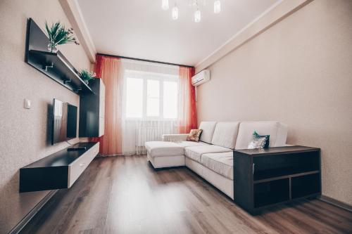 Two Bedroom Apartment Red- Современная 2-к квартира в ЦЕНТРЕ от RentAp, 4 спальных места