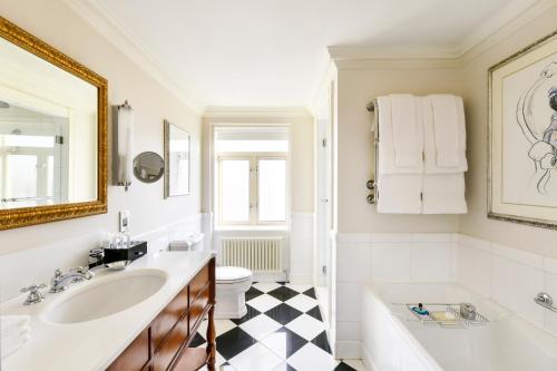 The Savoy - image 12