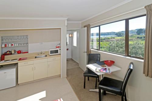 エアポート ハーバー ビュー モテル