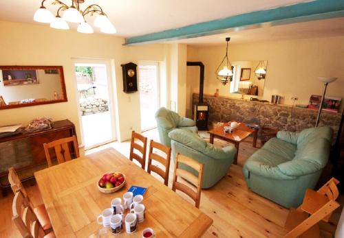 ห้องส่วนกลางสำหรับนั่งเล่น/ดูทีวี, Gästehaus Liemehna (Gastehaus Liemehna) in ลูเทอร์สตัดท์ วิทเทินเบร์ก