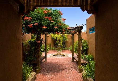 Abiquiu Inn