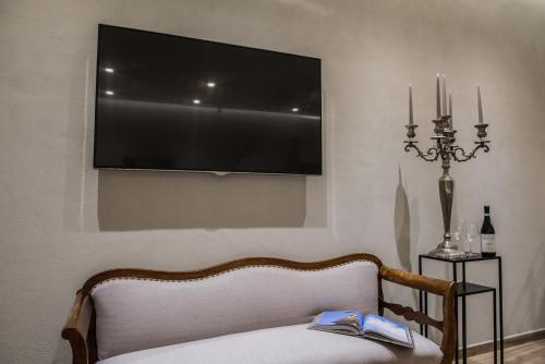 Atto Primo Studio Apartment - image 2