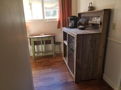 Mrs. Anderson's Lodging - image 9