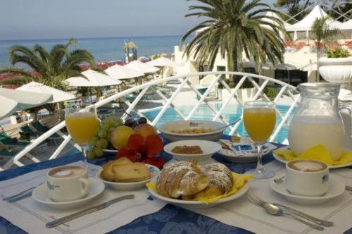 Grand Hotel La Playa - image 10