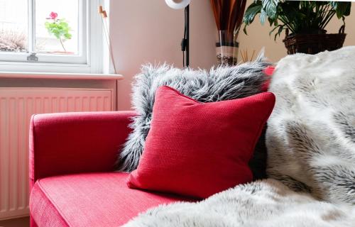 Classic Two-Bedroom Apartment Pimlico - image 8