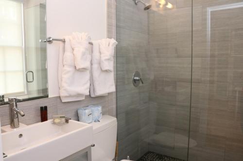 Downtown Beacon Hill, Convenient, Comfy Studio #10 in Boston, USA