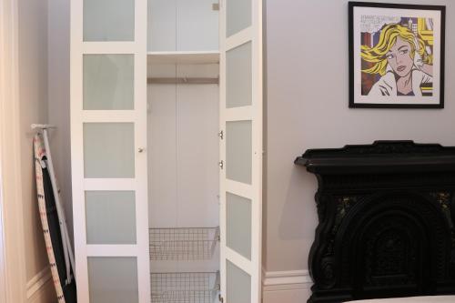 Downtown Beacon Hill, Convenient, Comfy Studio #10 in Boston, USA