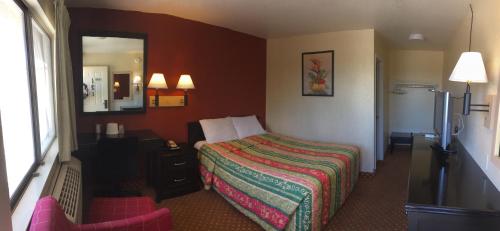 Hilltop Inn & Suites