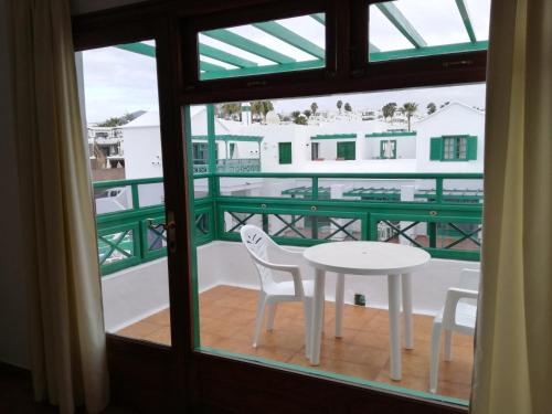 Apartamentos Las Palmeras - image 13