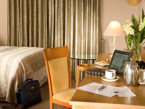 Great National Commons Inn Hotel The Commons Inn Hotel is perfectly located for both business and leisure guests in Cork. The property features a wide range of facilities to make your stay a pleasant experience. Facilities for disabl