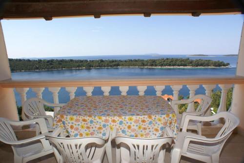 Apartments by the sea Karbuni, Korcula - 4465