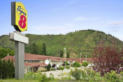 Super 8 by Wyndham West Kelowna BC