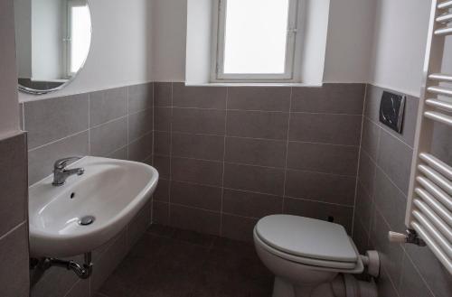 Standard Double or Twin Room image 7