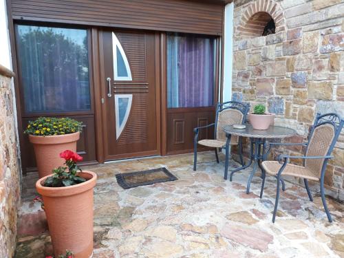  SUNDAY'S HOUSE, Ferienwohnung in Chios