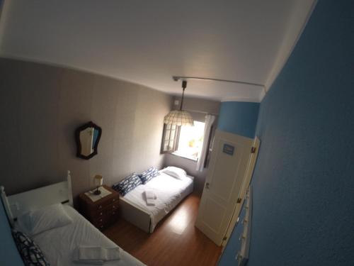 Ericeira Chill Hill Hostel & Private Rooms - Peach Garden - image 2
