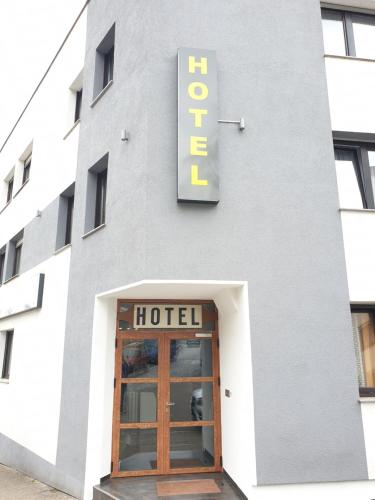 hotel-img