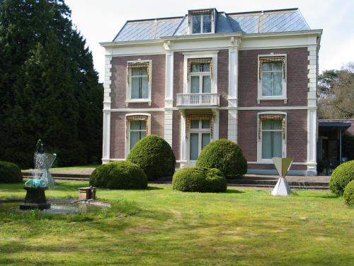 Nearby attraction, De Specht in Geest
