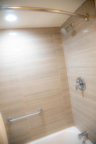 Howard Johnson by Wyndham Allentown/Dorney Hotel & Suites in Allentown, USA