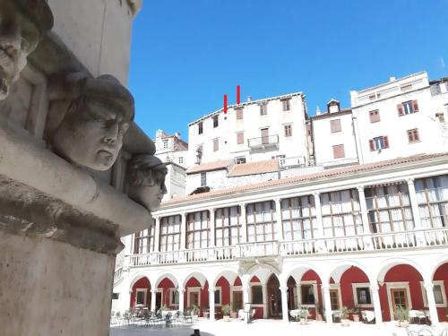  Palace de Dominis, Unterkunft in Šibenik