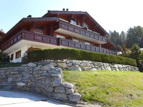 Apartment with Garden Daltons 1 in Crans-Montana, Schweiz