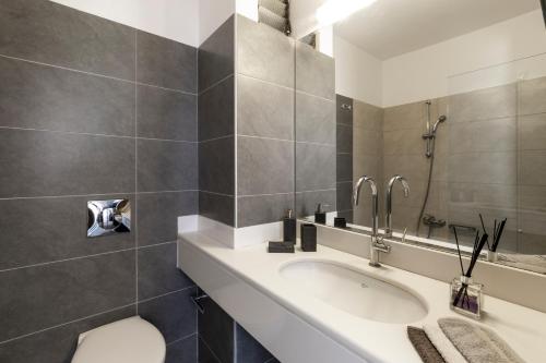 MIRAGE city APARTMENTS - image 7