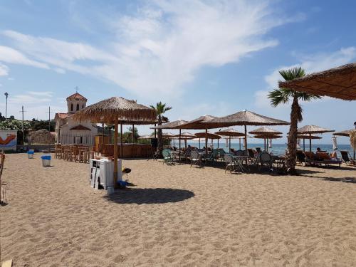  Studio on the beach with private garden in Agía Triás